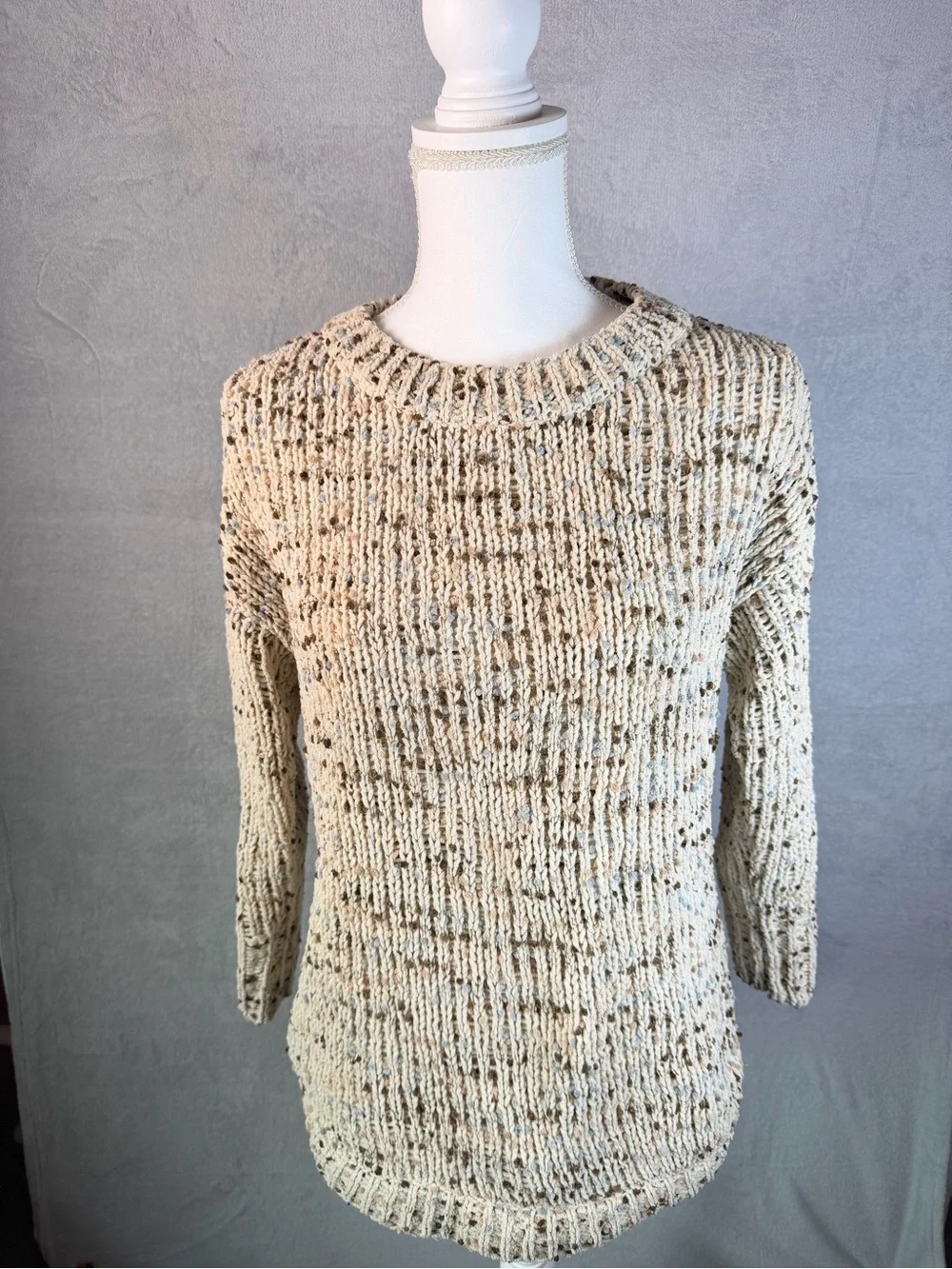 Jessica Simpson Neutral Speckled Crewneck Sweater in Oatmeal Pullover